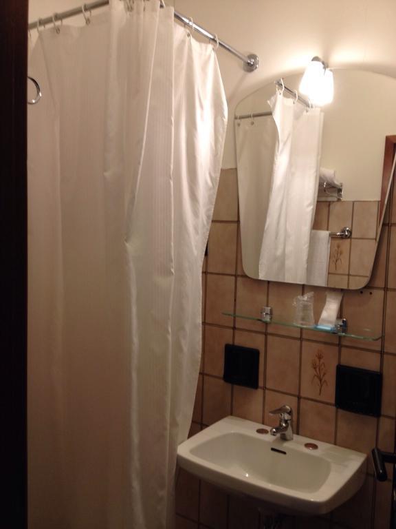 Single Room,525503085:JPEG